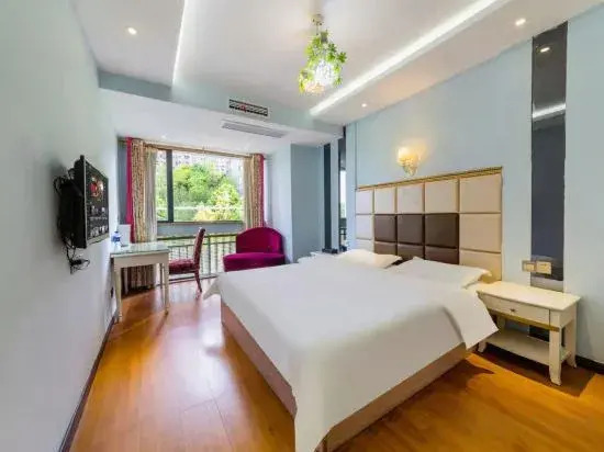 Chongqing Helan Hotel (Chongqing Yitong College)