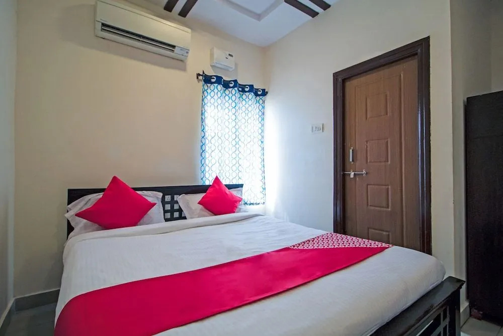 OYO 15739 Hotel Grand Brundavan