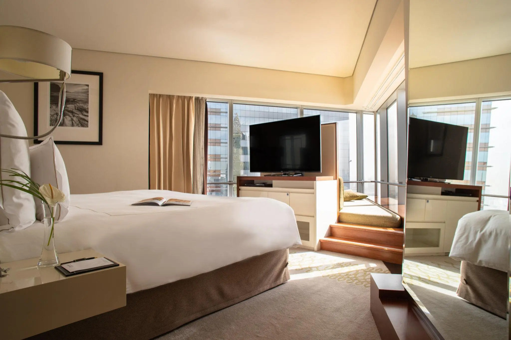 Jumeirah Emirates Towers Dubai