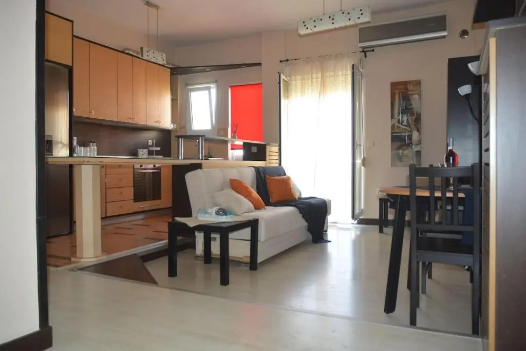 Modern apartment, 5΄ walk from central metro station