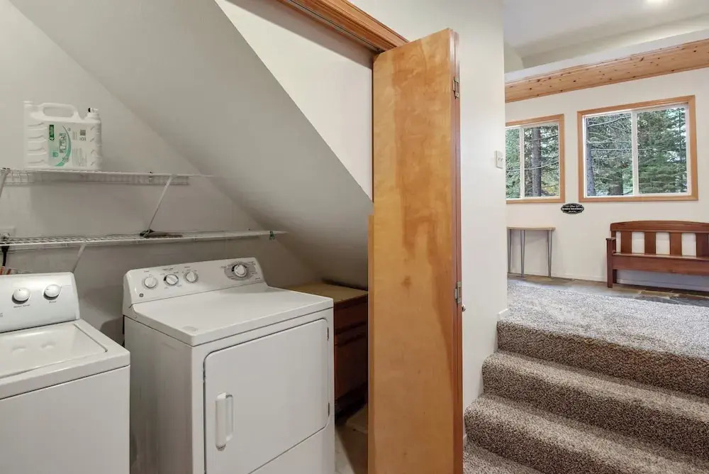 Truckee Pines Retreat Game Room & Forest Views