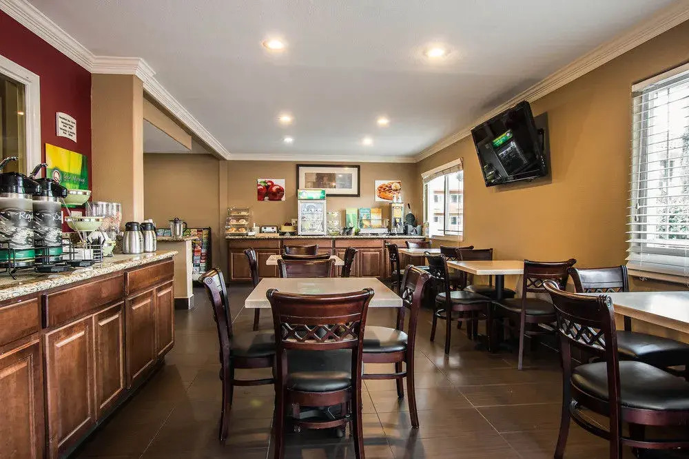Americas Best Value Inn & Suites Escondido