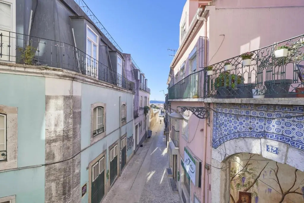 Amazing Terrace and Riverview in Historical Lisbon