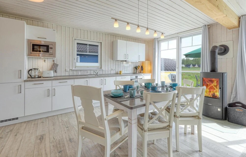 Awesome Home In Zerpenschleuse