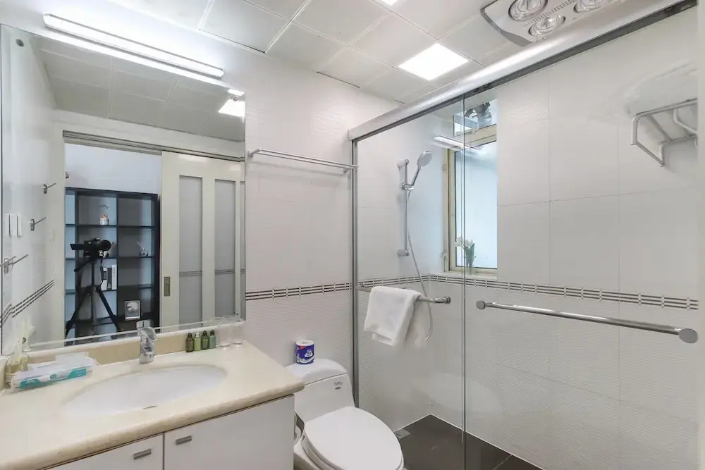 Tyms 2BR Apt Near ITC Xujiahui Line1 11