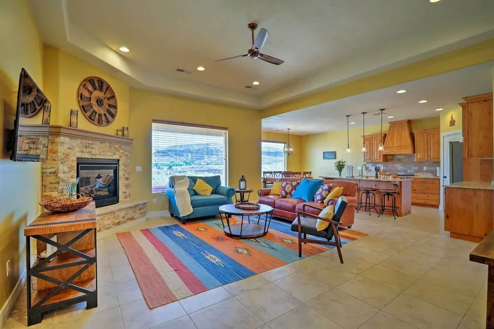 La Verkin Home w/ Hot Tub, Kayaks, & Bikes!