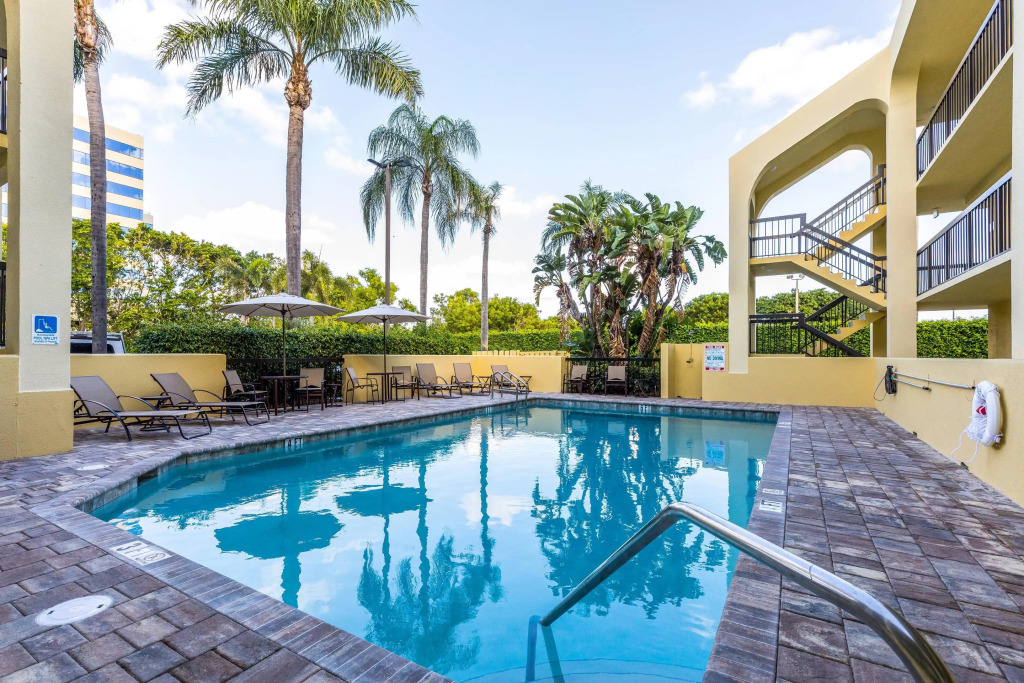 Quality Inn Palm Beach International Airport