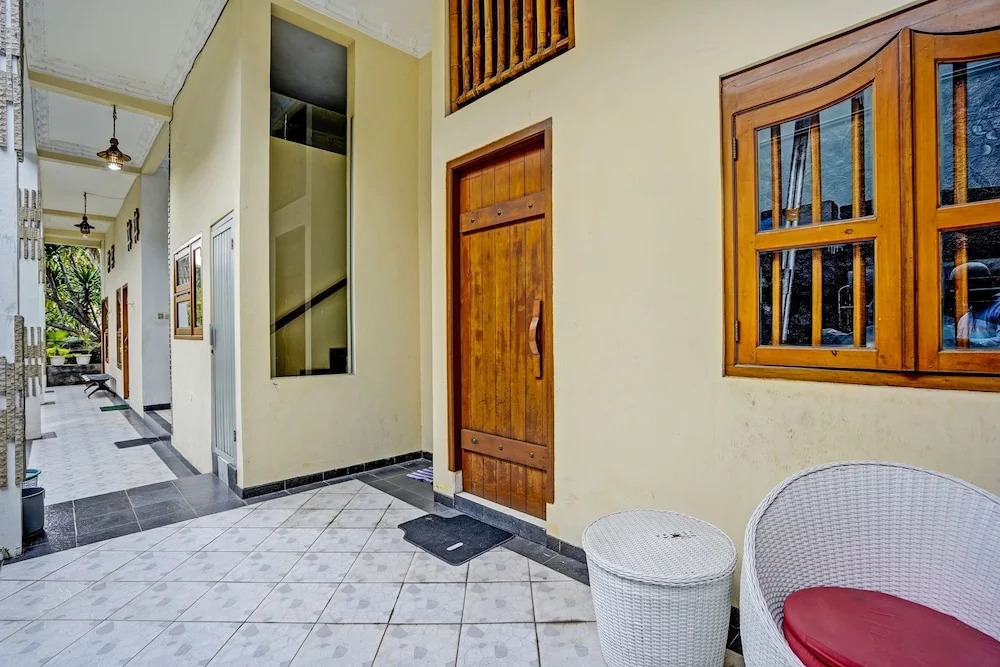 OYO Life 92030 Ef Palm Guest House Family