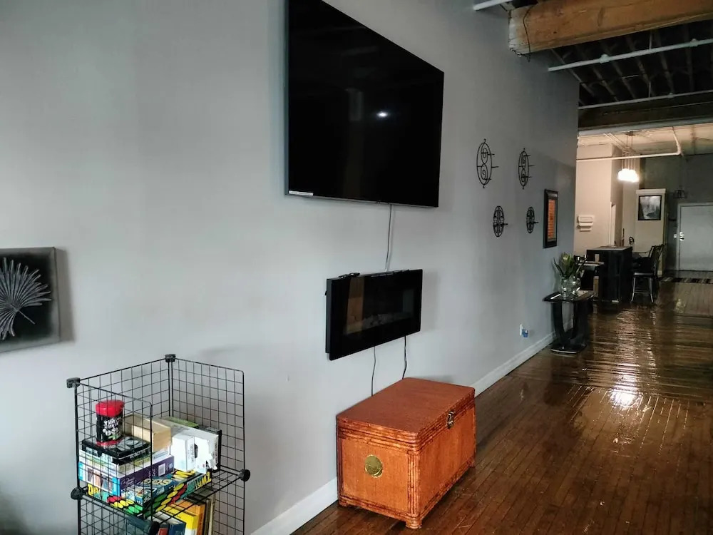 Gorgeous Downtown Detroit Loft - Fully Equipped