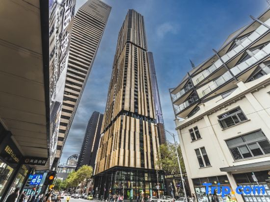 Prime CBD Living  Modern 1BR Steps from Everything