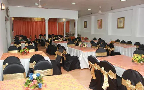 Capital O 229 Jkab Park Hotel