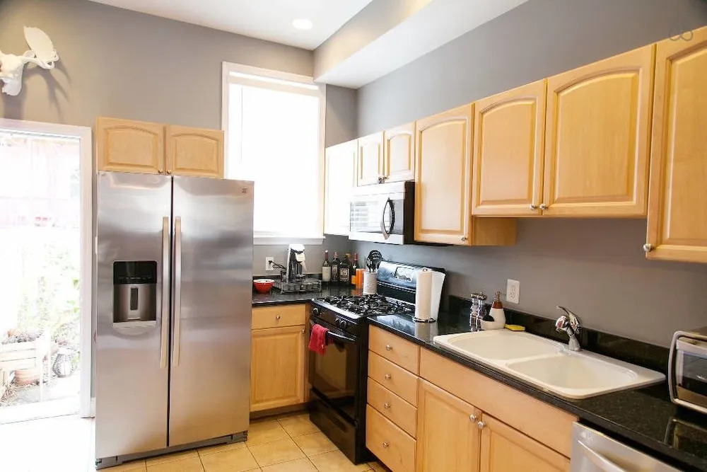 Modernized DC Rowhome in city-center