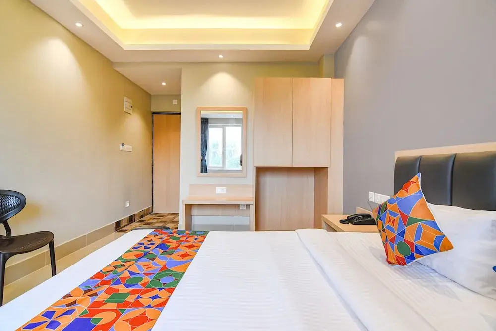FabHotel JP - Nr Sataragachhi Railway Station
