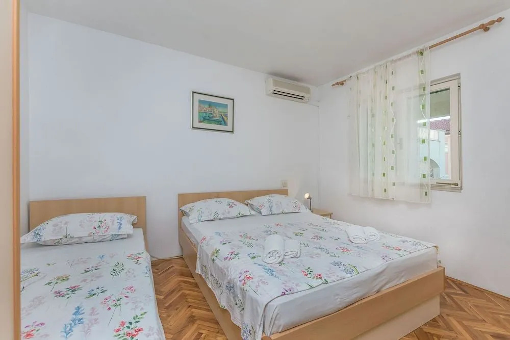 Apartments and Room Nevenka