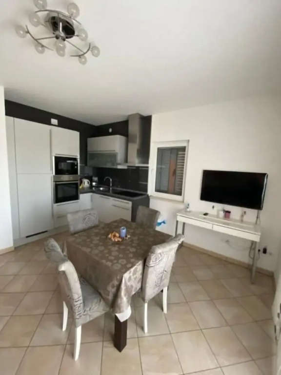 Ivy - Modern With Terrace - A1 Tulipan