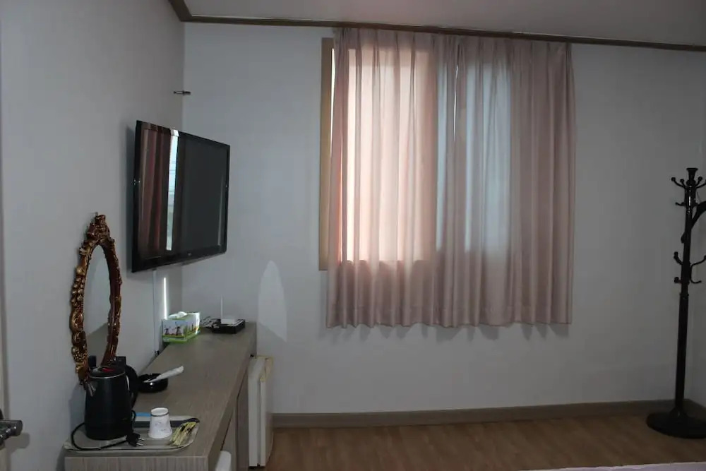 Gipoong Hotel