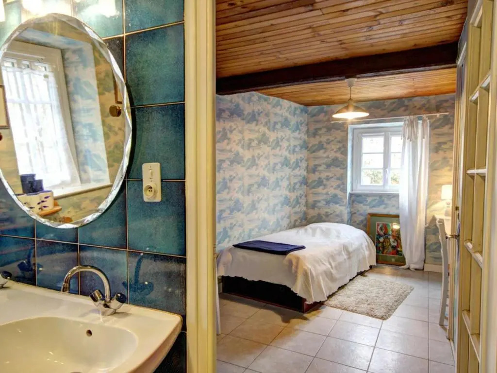 Gîte spacieux avec jardin calme et jeux denfants - FR-1-496-95