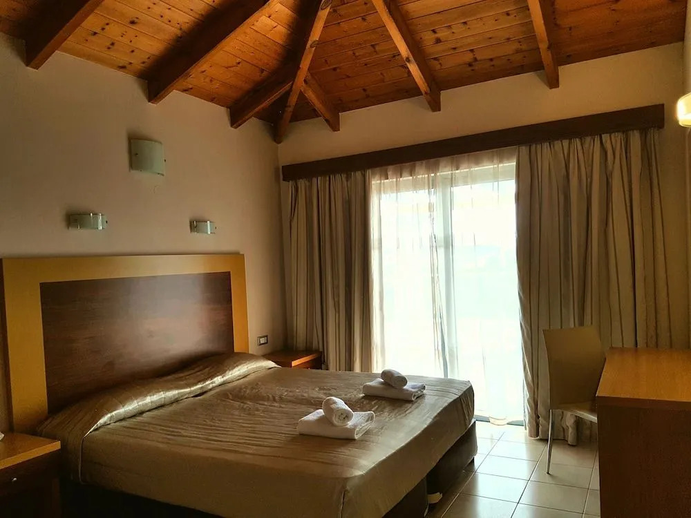 Isida Hotel Agia Marina