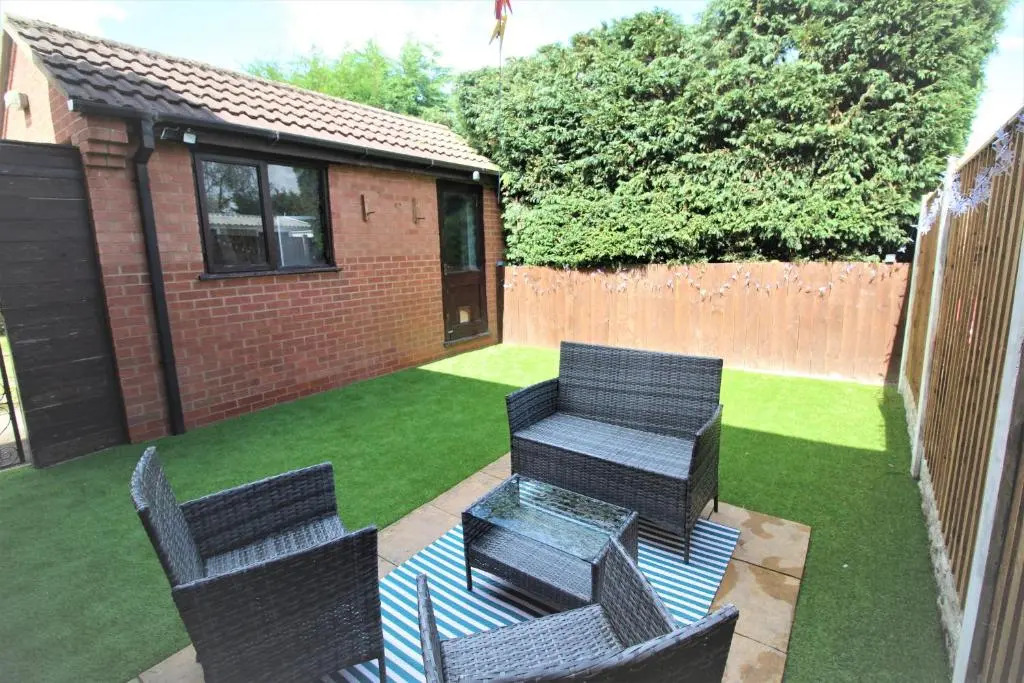 3 Bed House - Garden & Parking - Quiet Cul De Sac