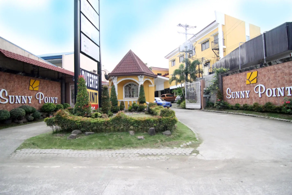 Sunny Point Hotel