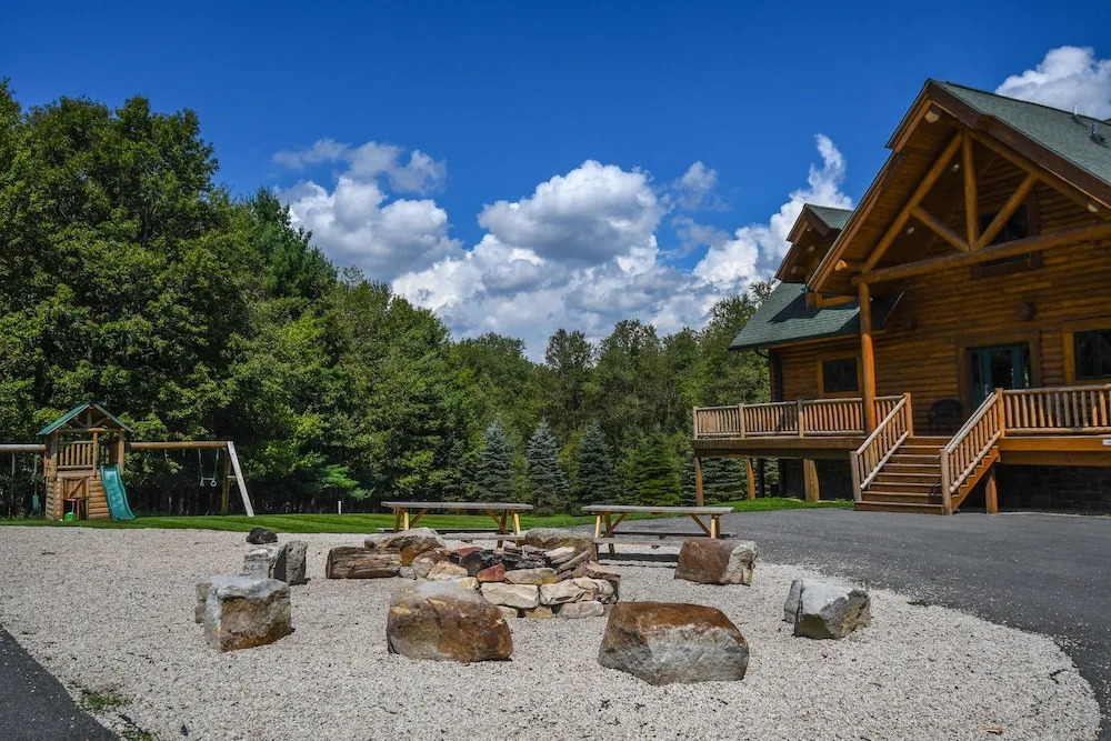 Log Mahal 5 Bedroom House