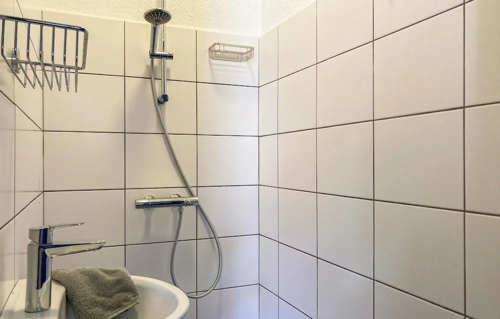 2 Bedroom Awesome Home In Loon Op Zand