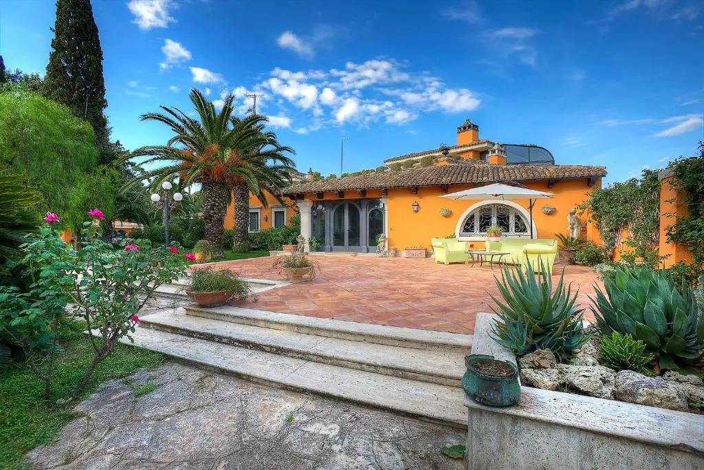 Villa piscina, calcio, tennis, beach-volley m990