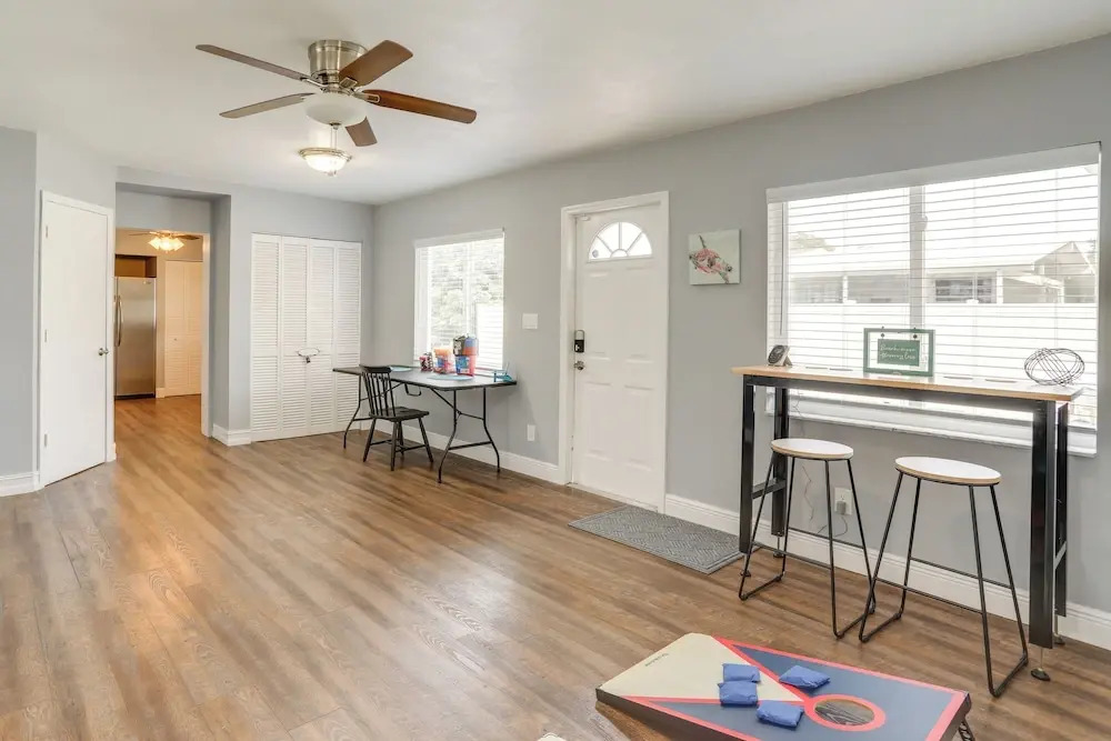 Bright Pinellas Park Getaway w/ Private Pool!