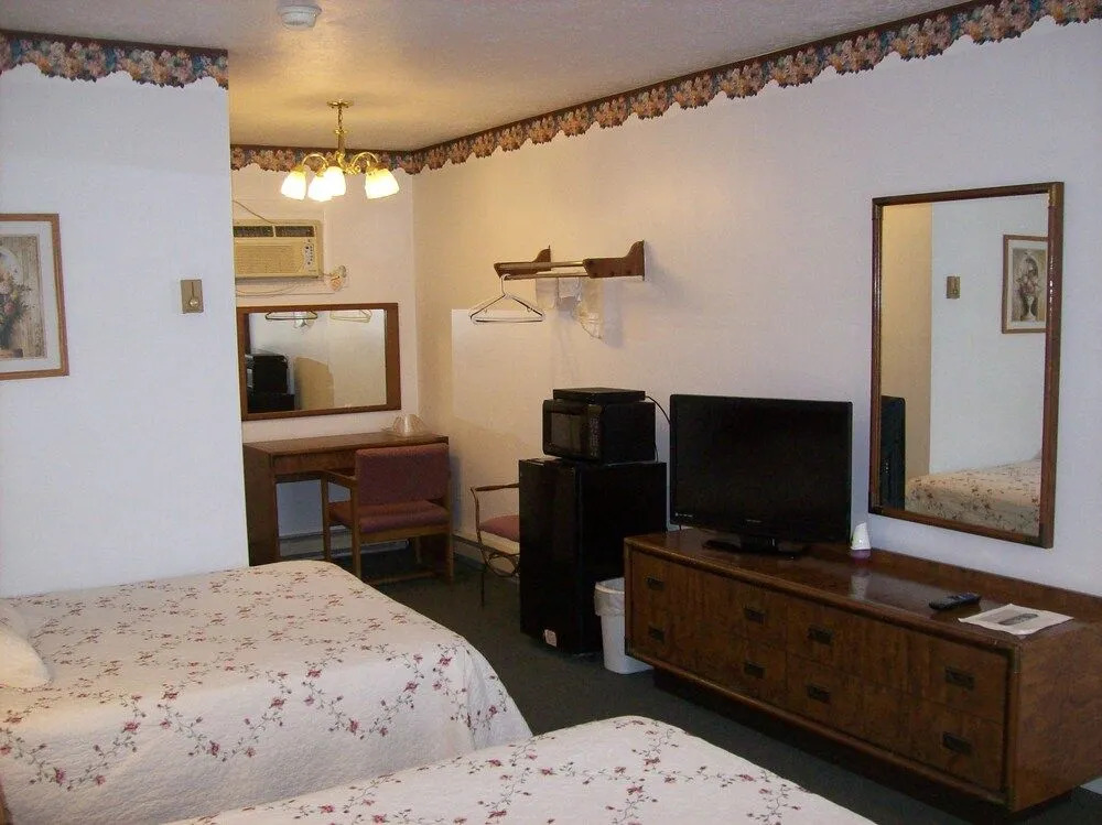 Ozark Plaza Motel & RV Park