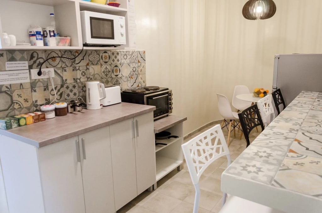 Roommates Hostel