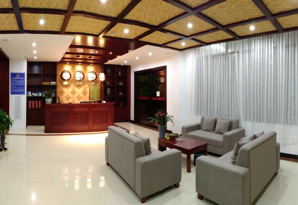 FangLian Lake Holiday Resort