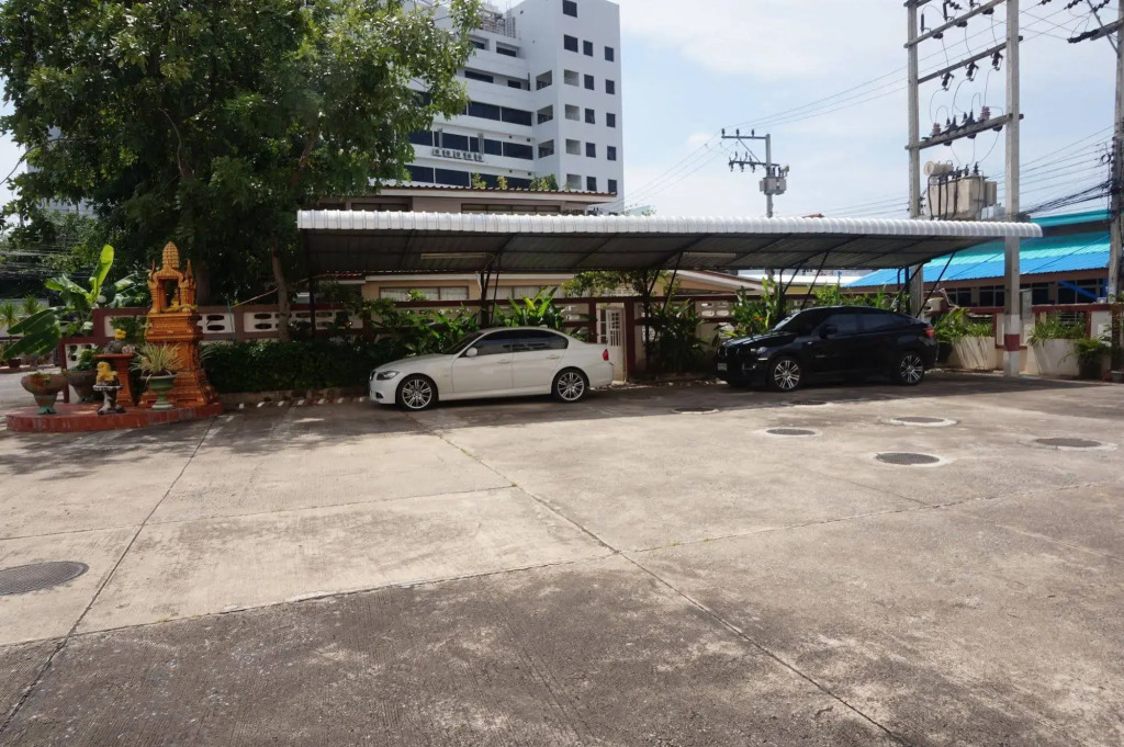 M In Korat Service Apartment
