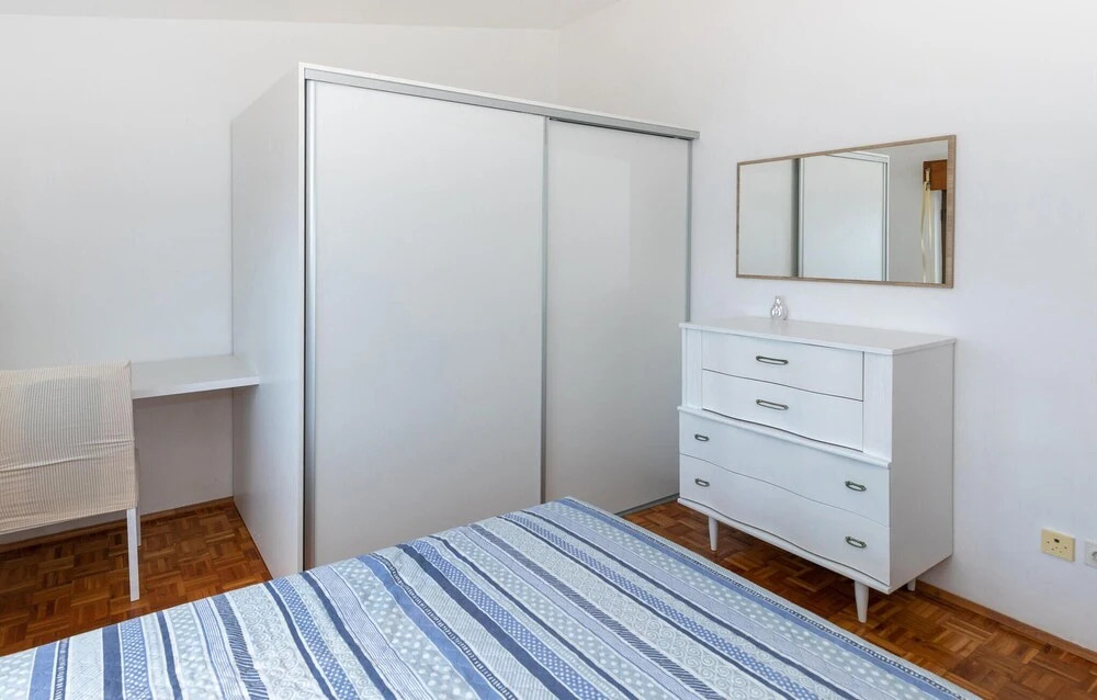 Awesome Apartment in Klek With 3 Bedrooms and Wifi