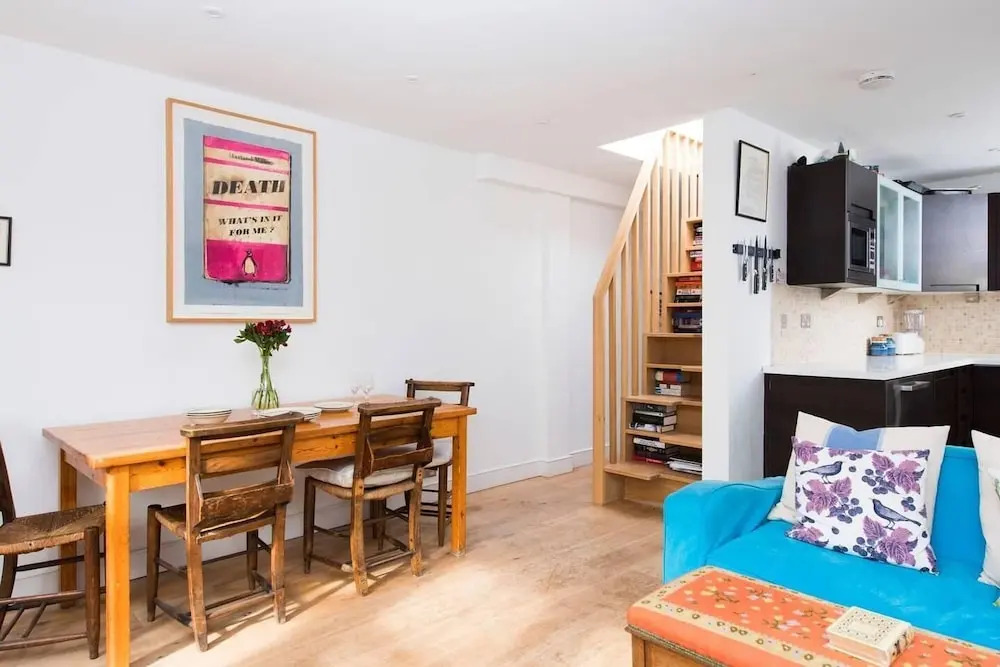 Lovely, Spacious 1BR Central Flat