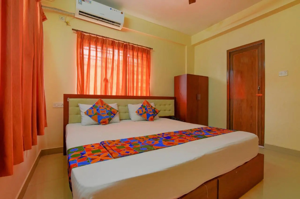 FabHotel Capital Casa - Newtown Bus Stand