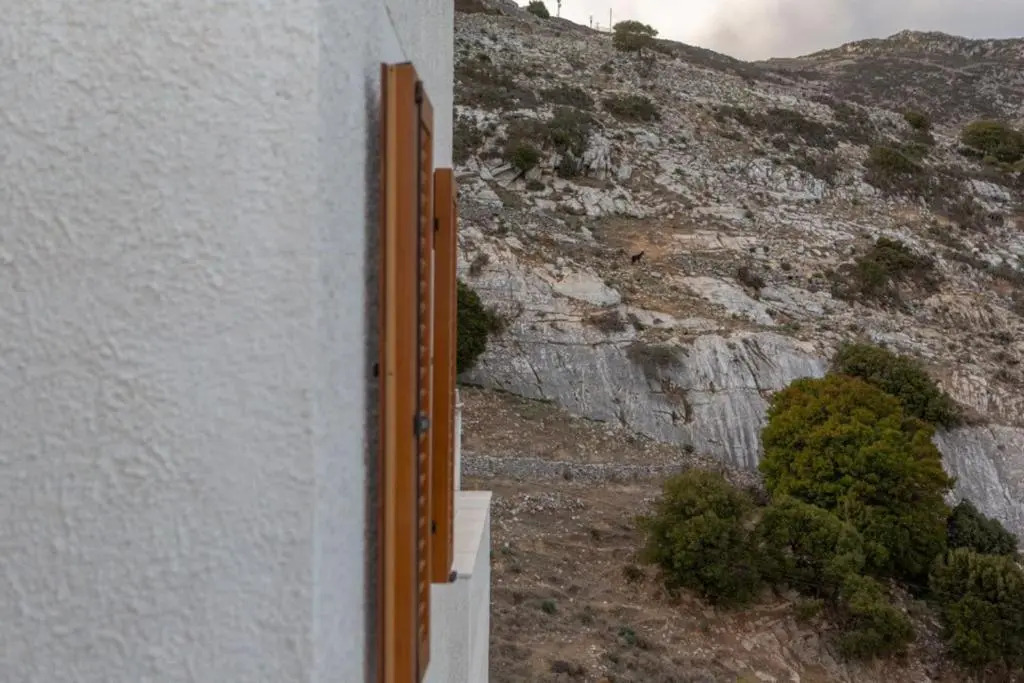 Apiranthian house Panoramic view
