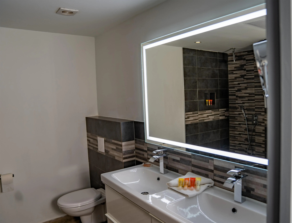 Commodore Suites, SureStay Collection by Best Western