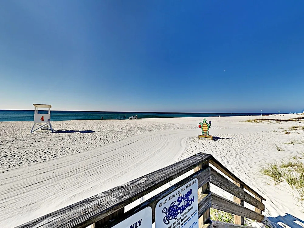Coastal Oasis Near Beach W/ Pool, Grill & Pond 3 Bedroom Condo
