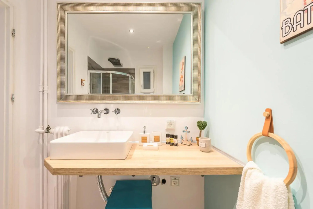 Gorgeous & Modern Apartment at Ampelokipi Metro Station
