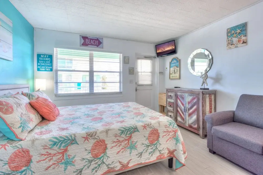 Tropic Terrace #56 - Beachfront Rental 1 Bedroom Condo by Redawning