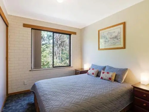 1/2 Harrington Rd