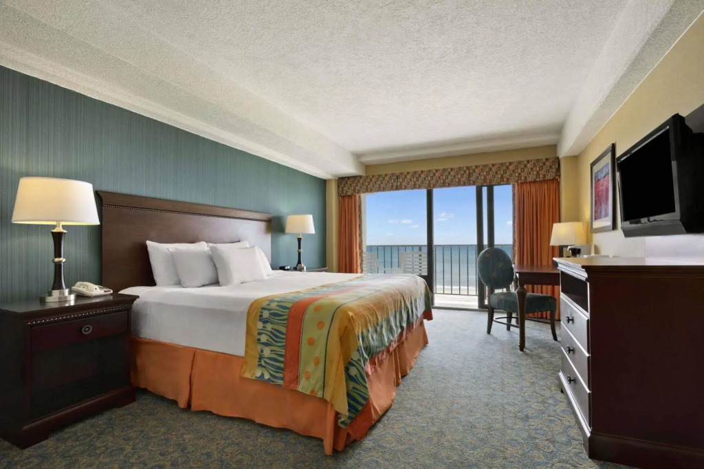 DoubleTree by Hilton Virginia Beach