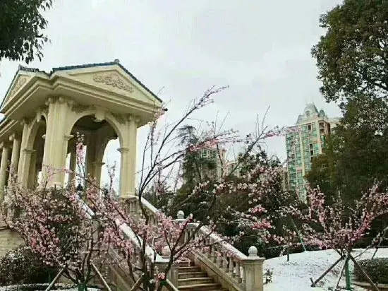 Qidong Risheng Donghai Holiday Apartment