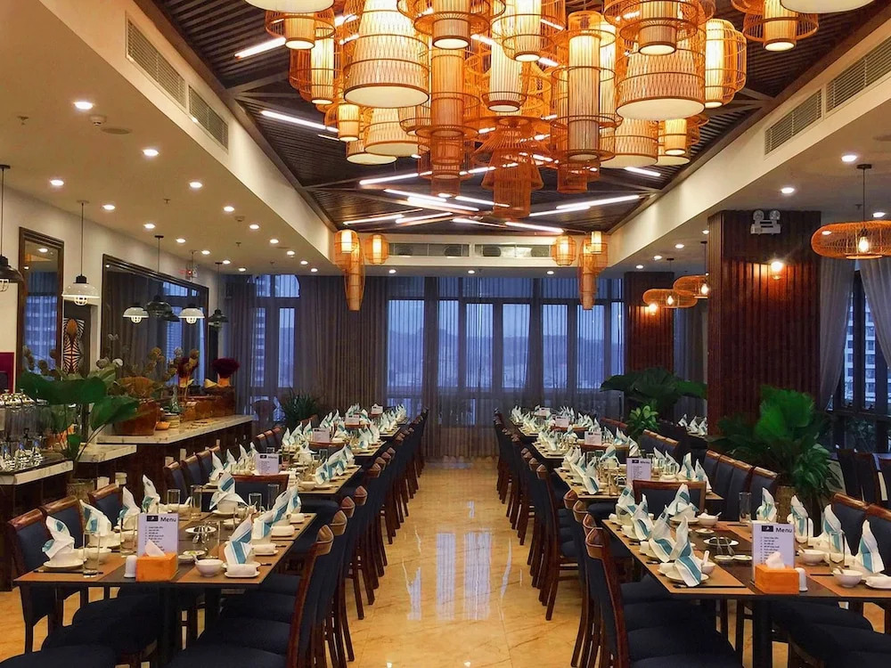 Hạ Long New Century Hotel