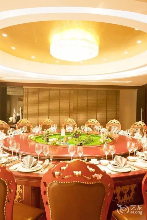 Warmjoy Majesty Hotels