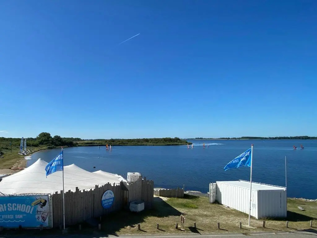 Villa Maroma Mistral Veerse Meer, gratis 4 E-bikes, gratis laden EV, trampoline