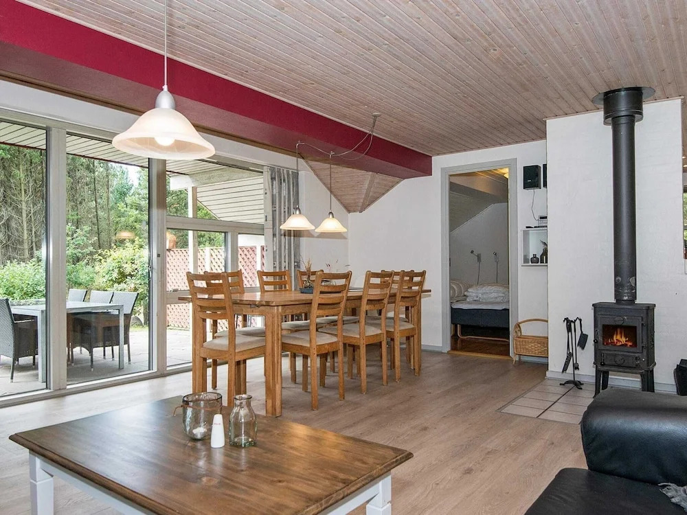 10 Person Holiday Home in Henne
