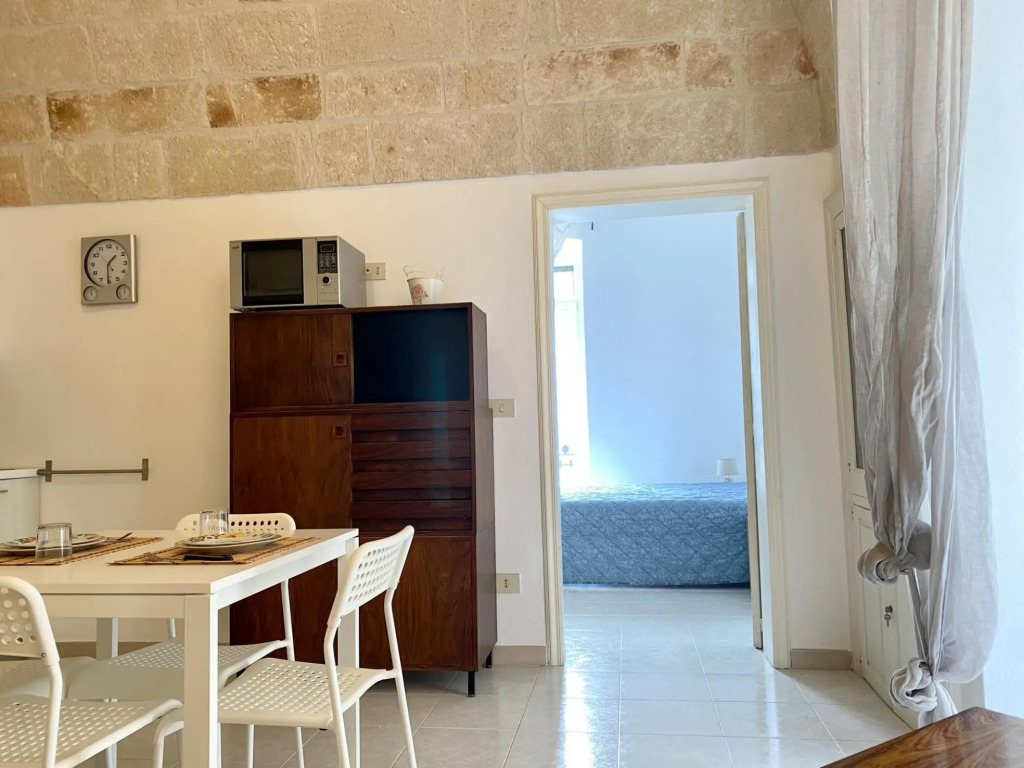 Historic cottage, central location, suitable for couples-La Casetta by Chez Isabelle