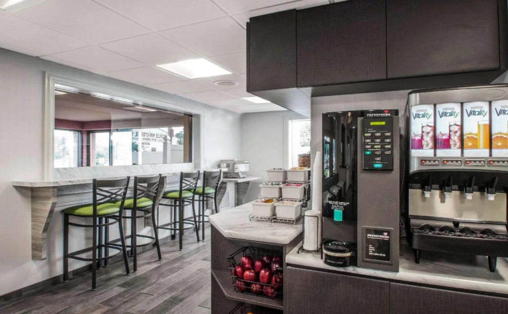Econo Lodge Hicksville - Long Island