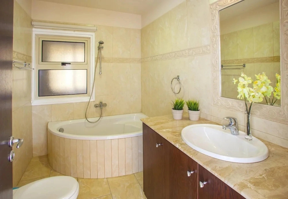 Mackenzie Eftyhia Beachfront Suite